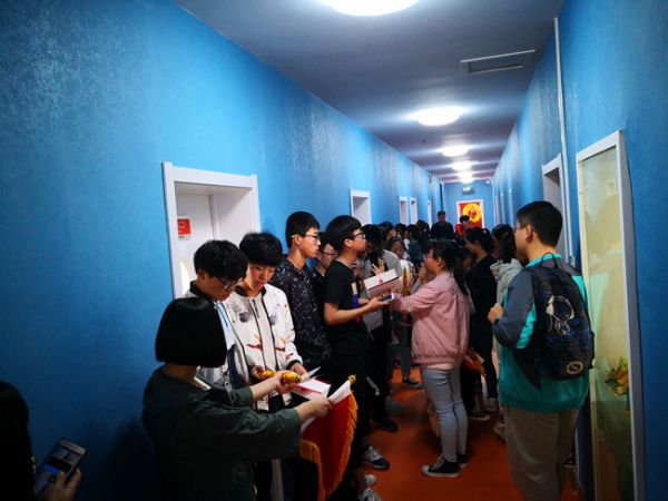 開設(shè)播音與主持藝術(shù)專業(yè)有哪些學校？